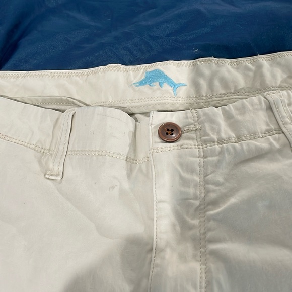 Tommy Bahama men’s 35 flat front shorts - Picture 3 of 5